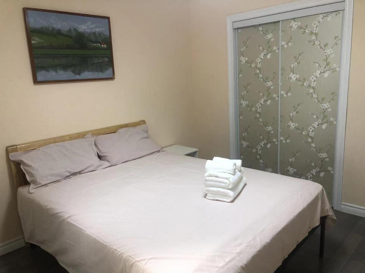 Cozy 3 Room Bungalow In Midtown Toronto Dış mekan fotoğraf
