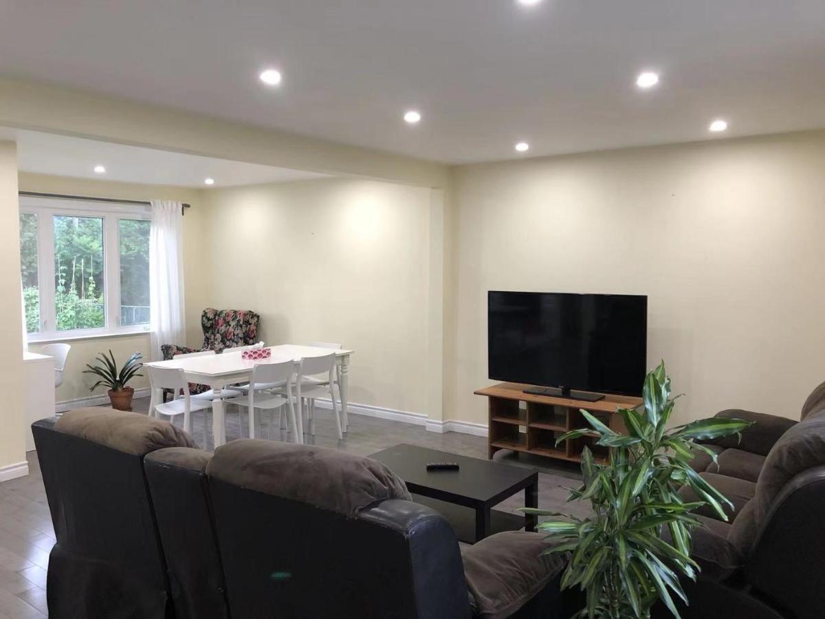 Cozy 3 Room Bungalow In Midtown Toronto Dış mekan fotoğraf