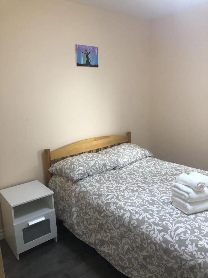 Cozy 3 Room Bungalow In Midtown Toronto Dış mekan fotoğraf